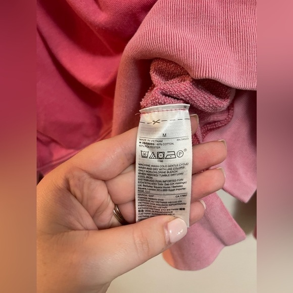 GAP - Women’s Slouchy Pullover Lightweight Sweatshirt- Winterberry - Size M - Picture 5 of 6